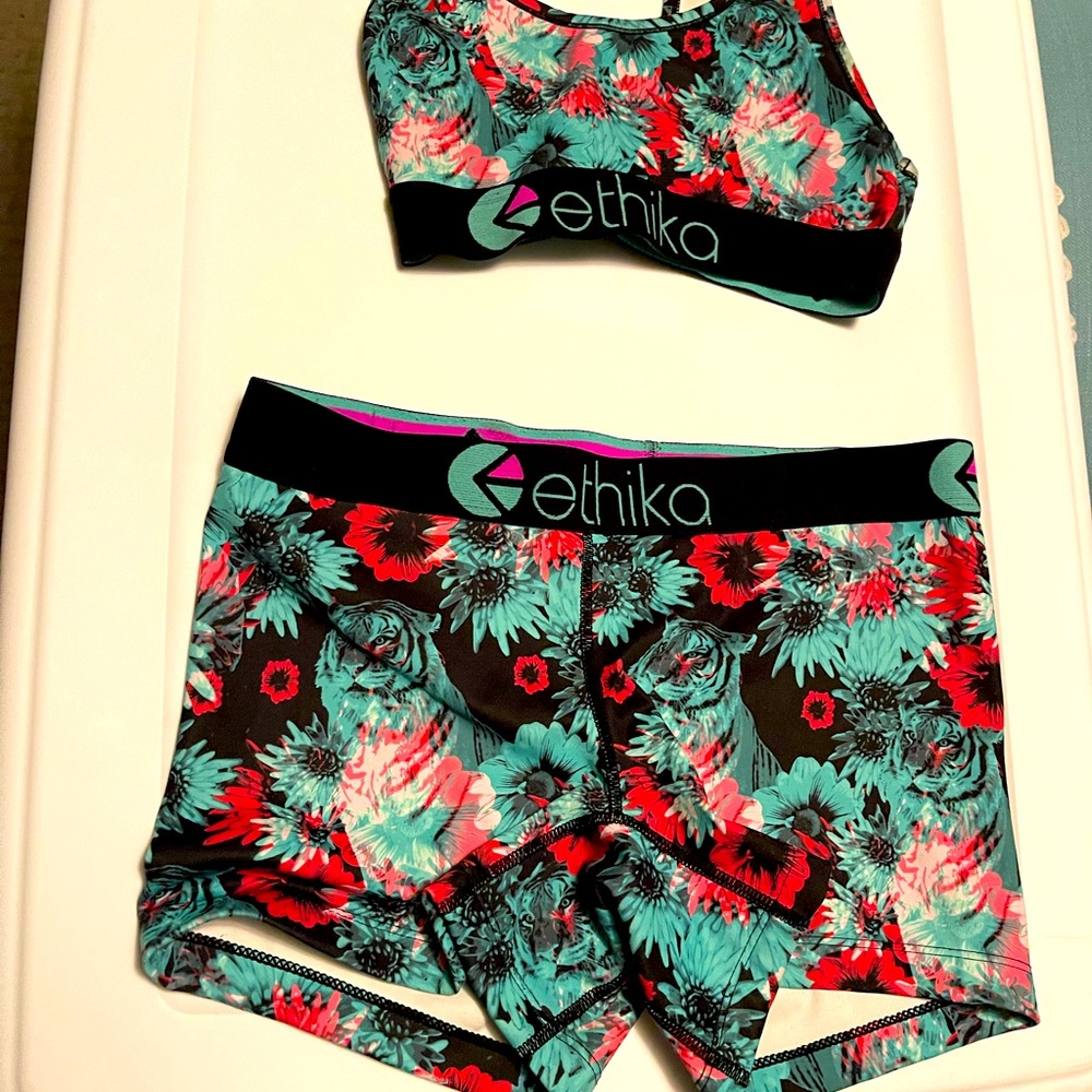 Ethika short set